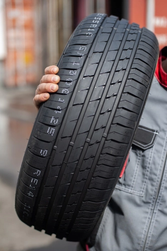 фото протектора и шины Atrezzo Elite Шина Sailun Atrezzo Elite 205/60 R16 96V