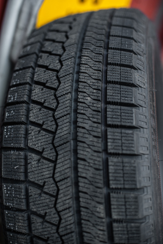 фото протектора и шины Ice Blazer Arctic Шина Sailun Ice Blazer Arctic 215/60 R16 99H