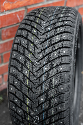 фото протектора и шины WINTERNOVA STUD II Шина ZMAX WINTERNOVA STUD II 275/45 R21 110T