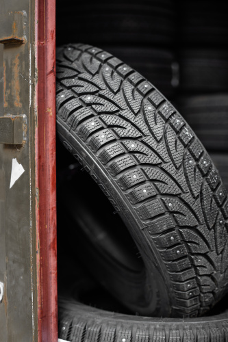 фото протектора и шины Ice Blazer WST1 Шина Sailun Ice Blazer WST1 205/75 R16C 110/108R